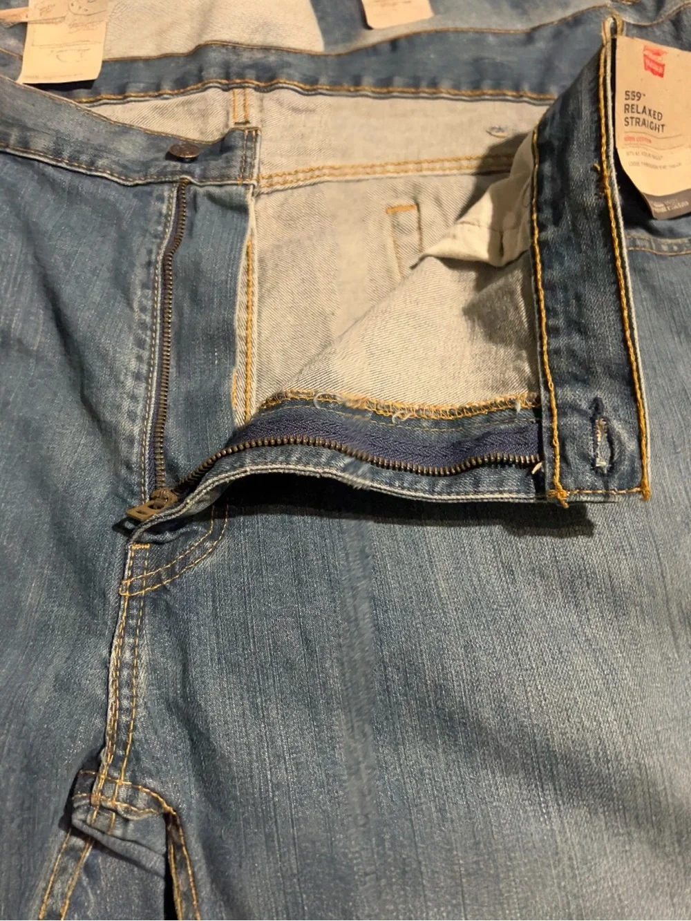 Levi's 559 Jeans Men's 42/32 Medium Wash Indigo Straight-Leg Relaxed Fit